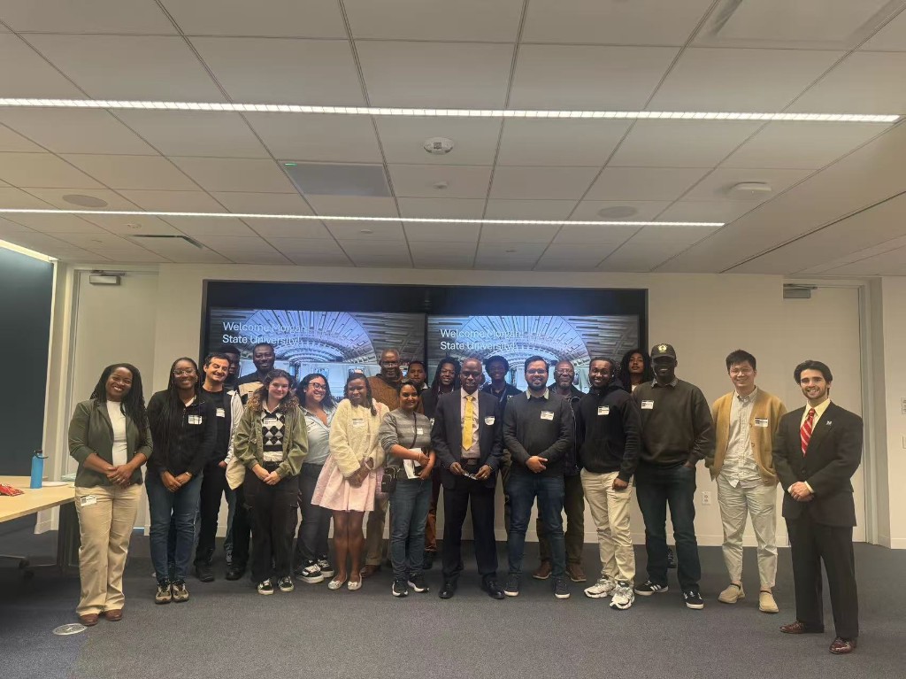 2025-10 news thumbnail